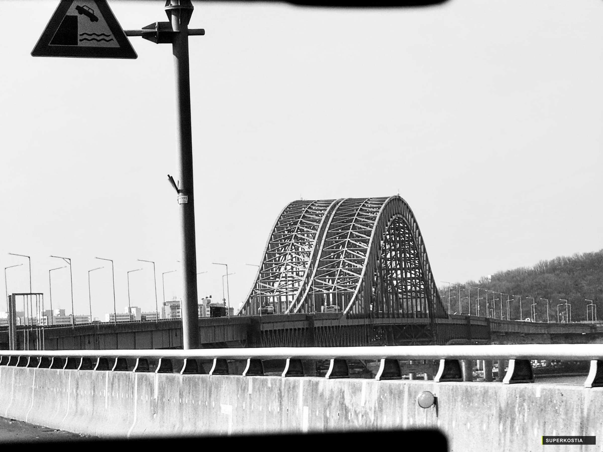 Pont Arc Metallique Nb