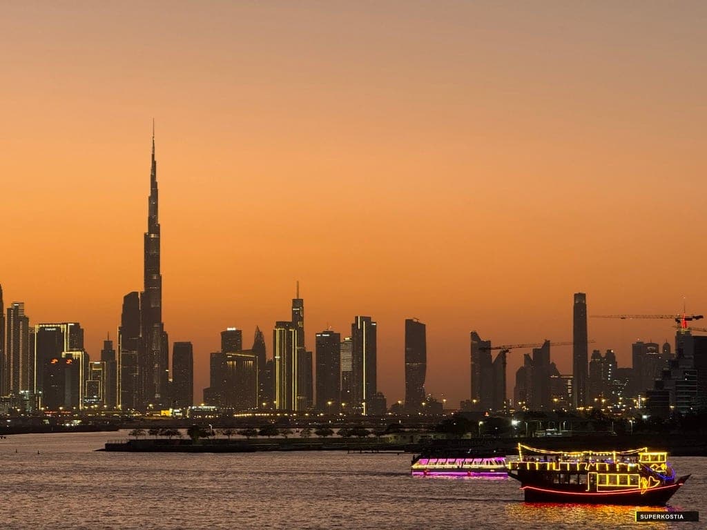 Skyline Dubai Dhow Couchant