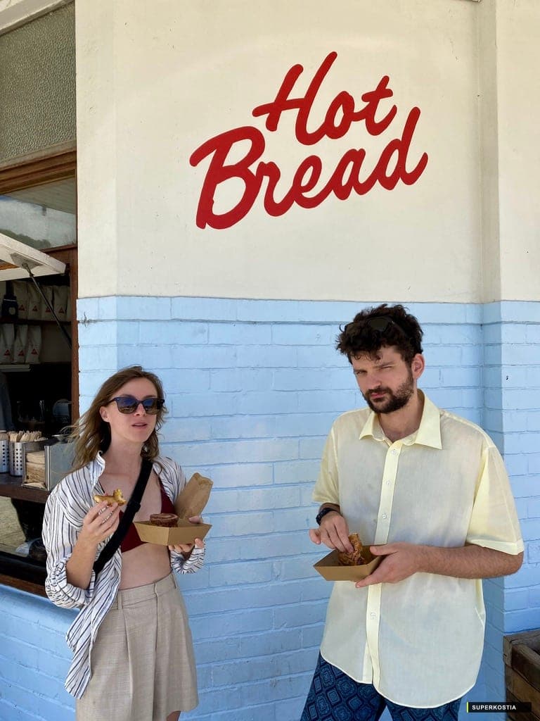 Perth Hot Bread Couple