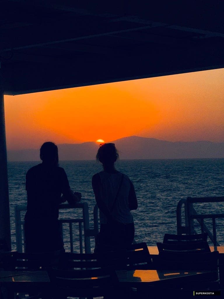Silhouettes Couchant Ferry